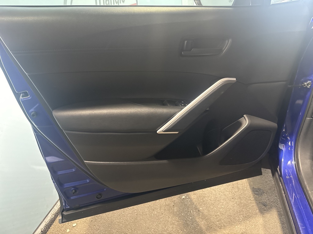 2023 Toyota Corolla Cross LE photo 26