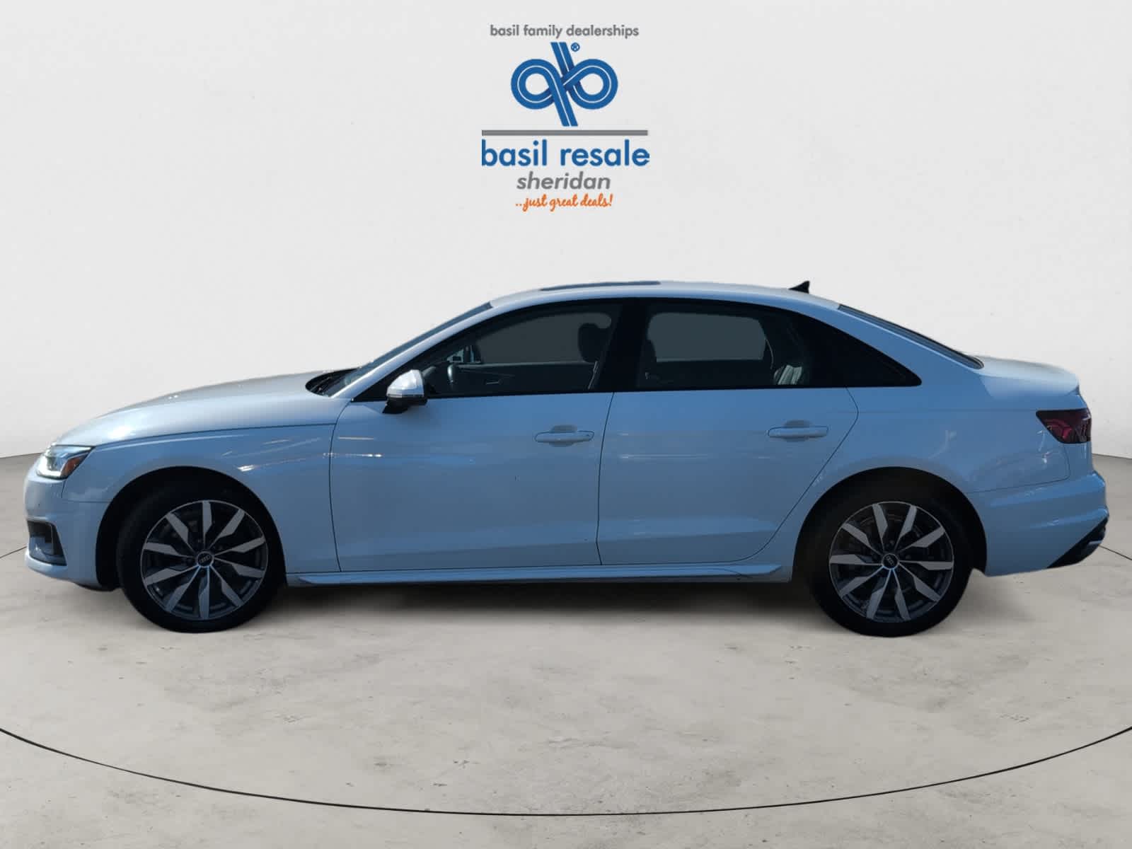 2023 Audi A4 Premium Plus 40 TFSI Quattro photo 3
