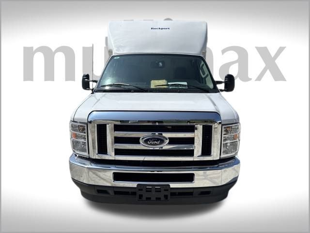 2025 Ford E-350 Base photo 9
