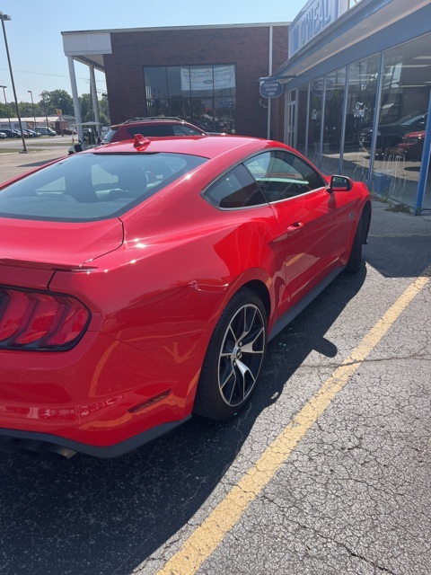 2021 Ford Mustang EcoBoost photo 7
