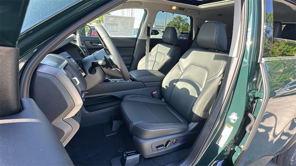 2025 Nissan Pathfinder SL photo 27