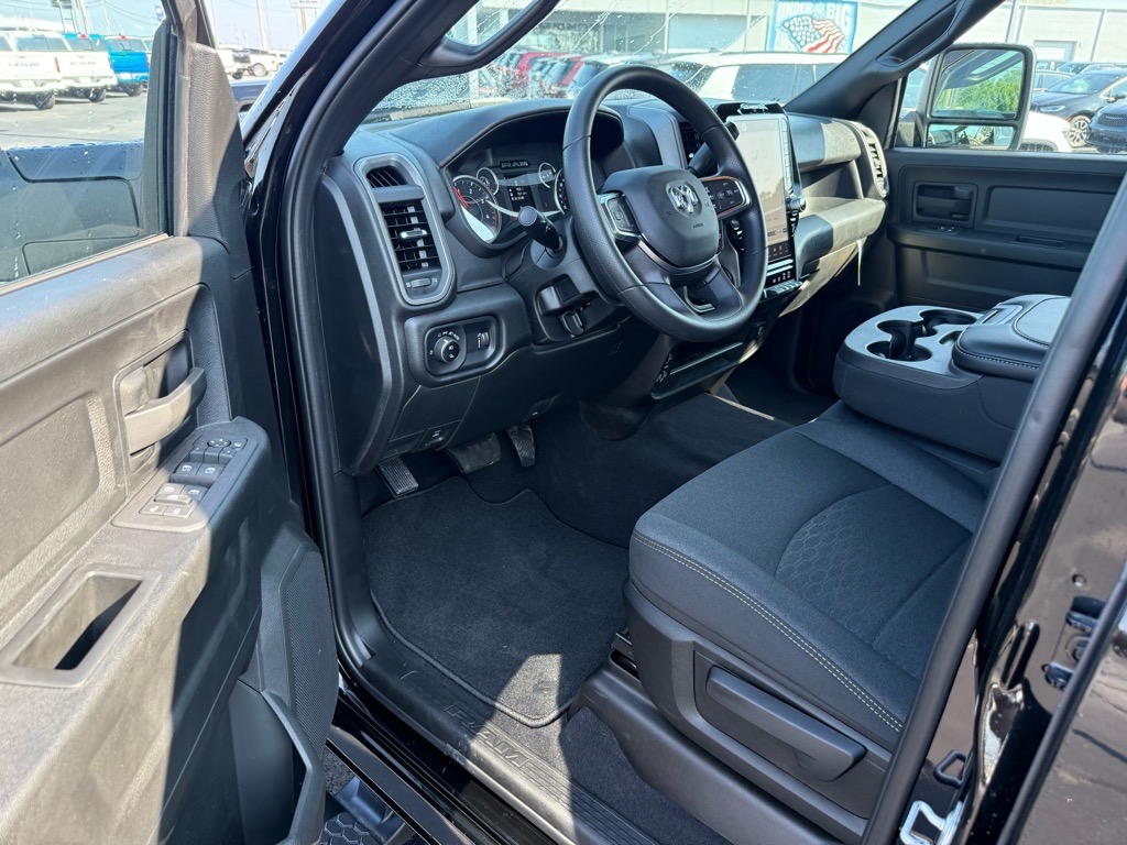 2025 Ram 2500 Tradesman photo 4