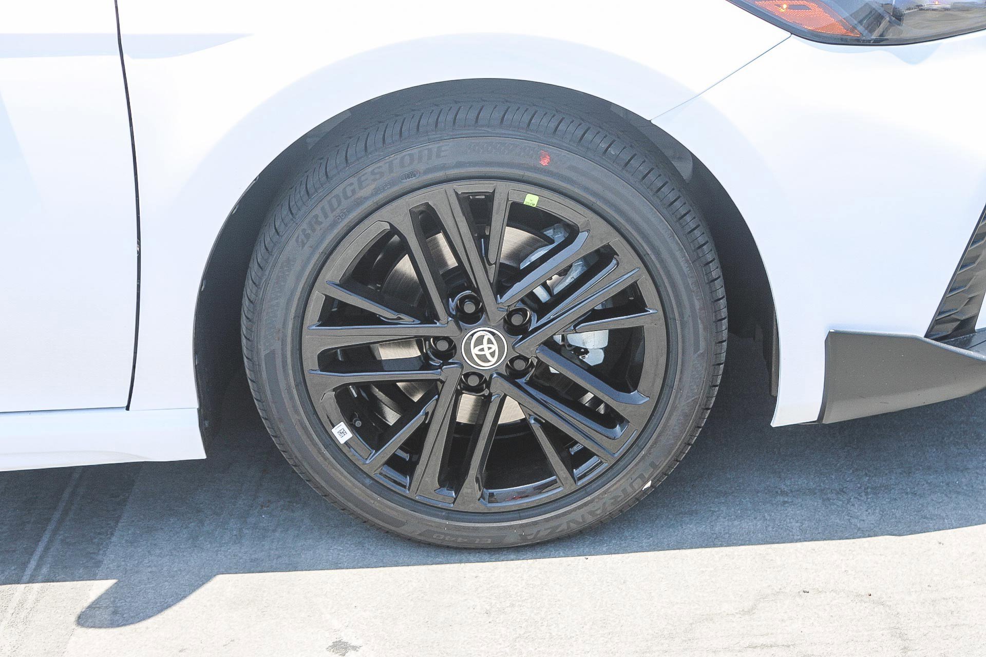 2025 Toyota Camry SE photo 10