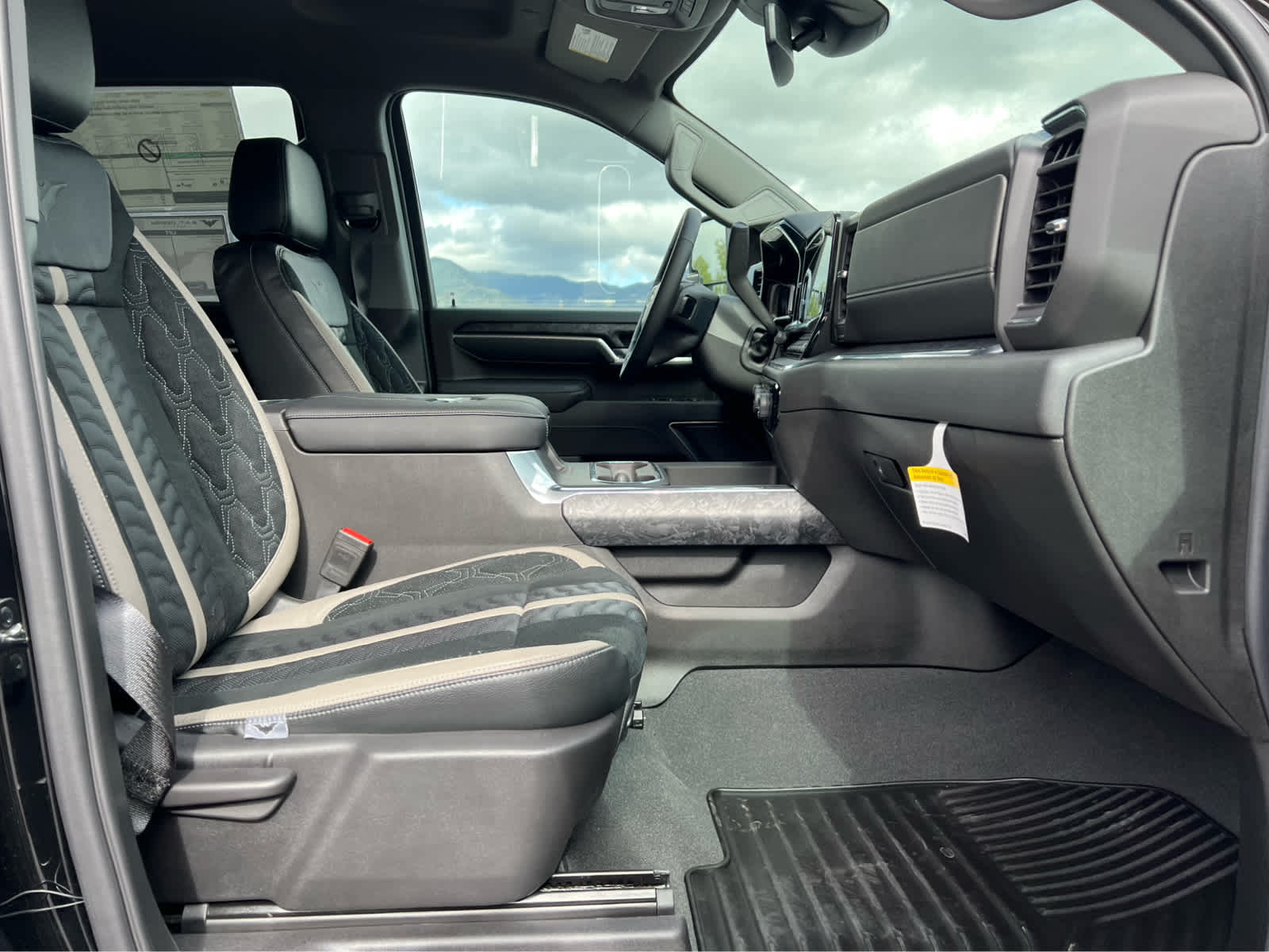 2025 Chevrolet Silverado 2500HD LT photo 26