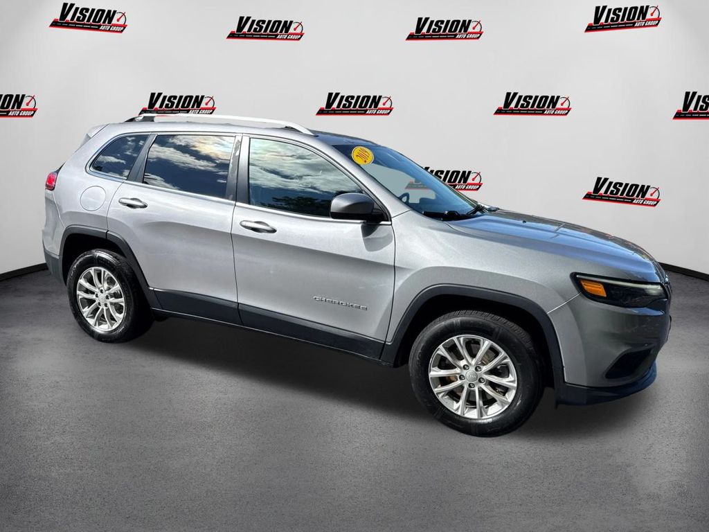 2019 Jeep Cherokee Latitude photo 3
