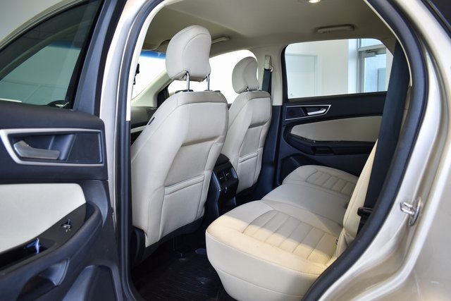 2018 Ford Edge SEL photo 12