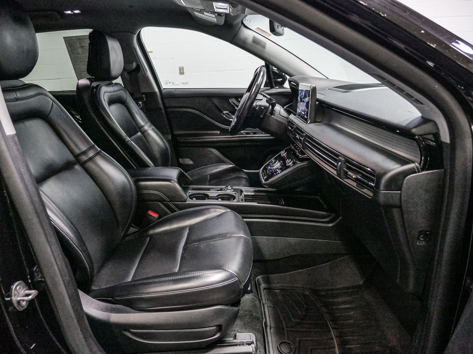 2020 Lincoln Corsair Standard photo 22