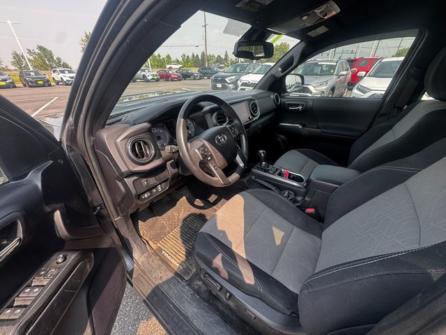 2021 Toyota Tacoma TRD Sport V6 photo 2