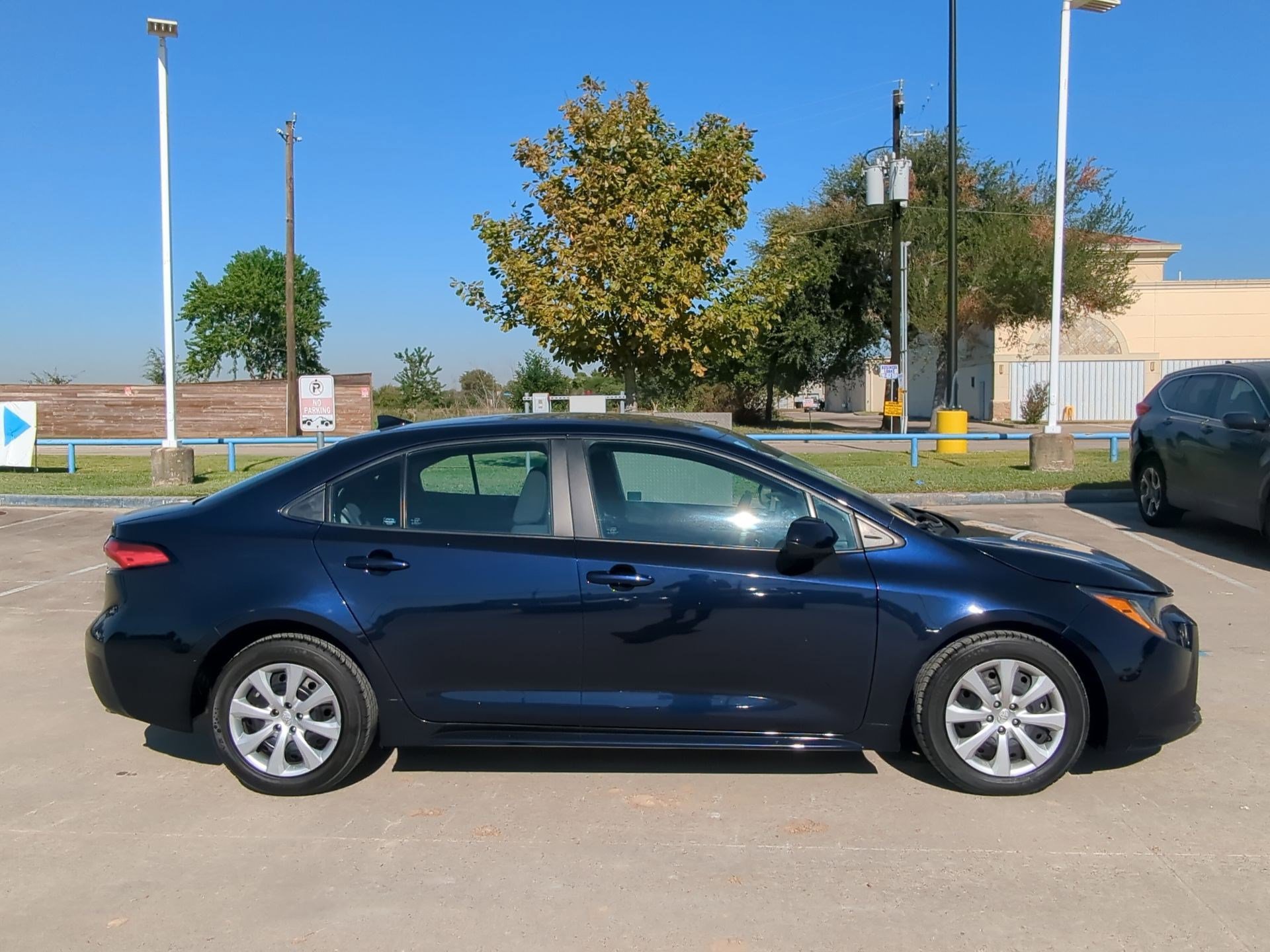 Used 2023 Toyota Corolla LE with VIN 5YFB4MDE2PP068567 for sale in Northfield, Minnesota