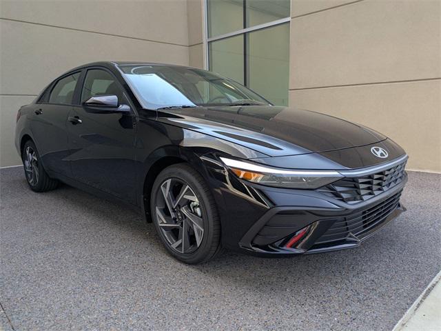 2025 Hyundai Elantra SEL Sport photo 4