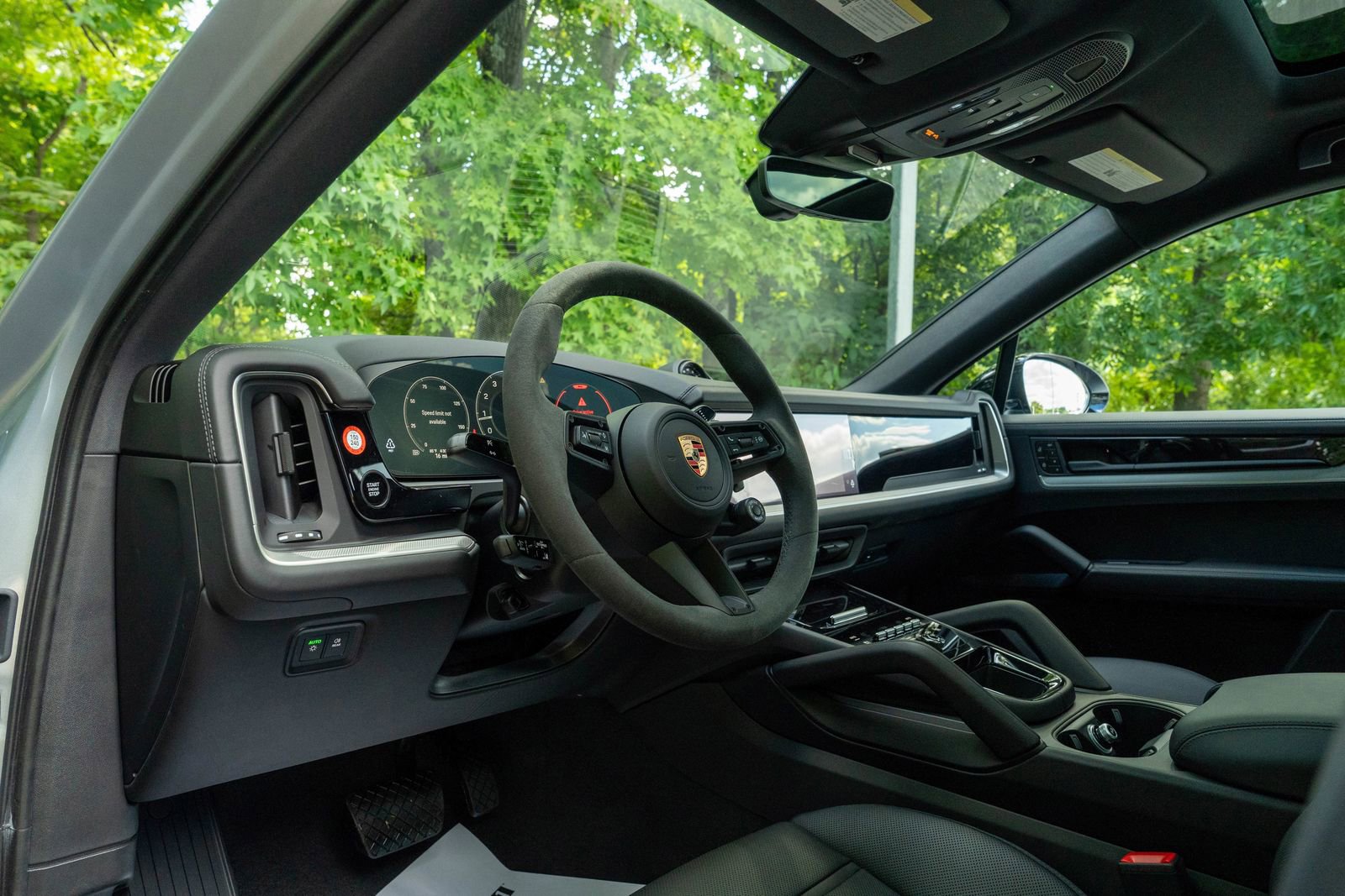 2026 Porsche Cayenne Base photo 4