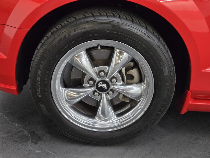 2006 Ford Mustang GT Deluxe photo 6