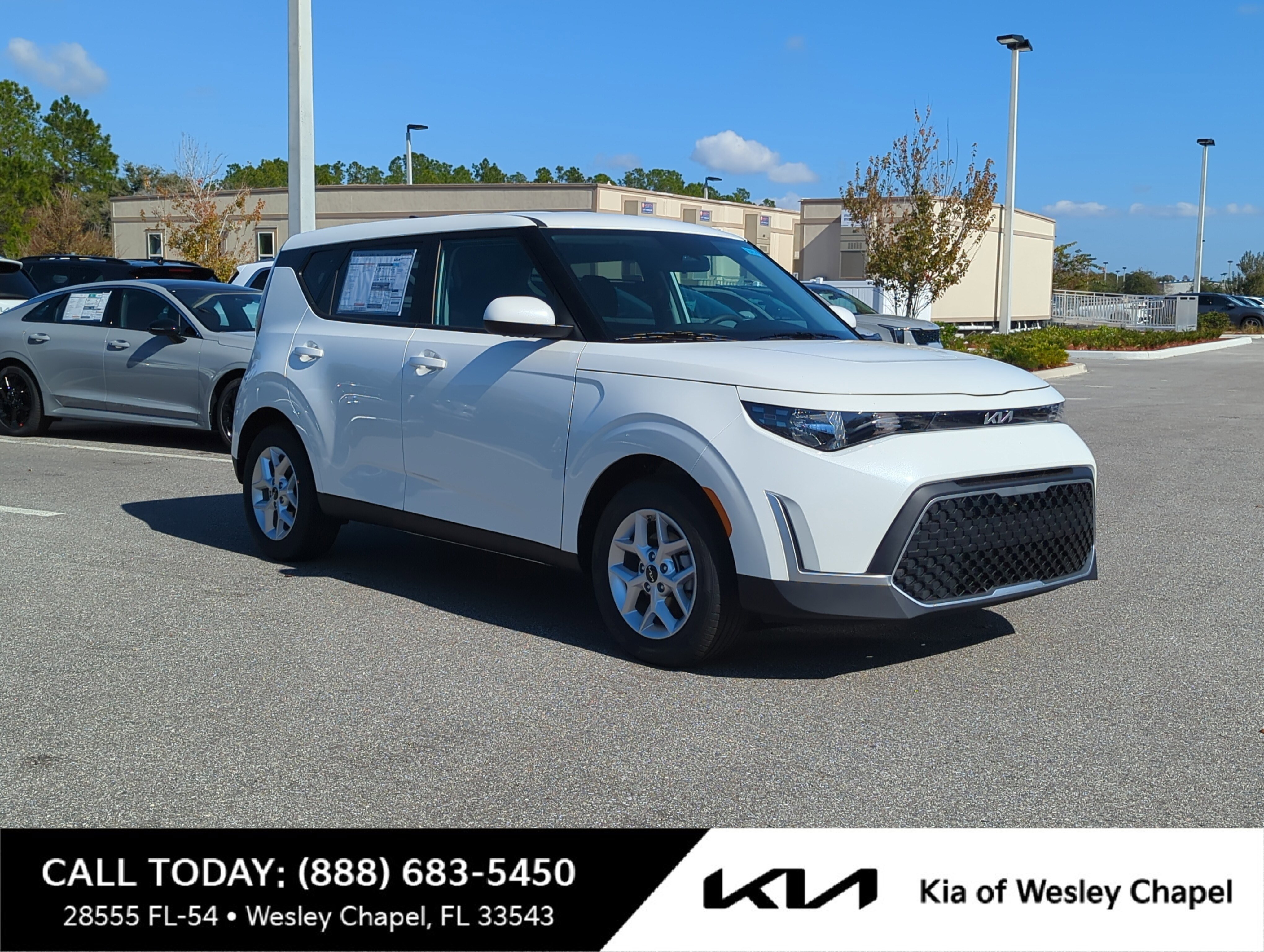 2025 Kia Soul LX's photo