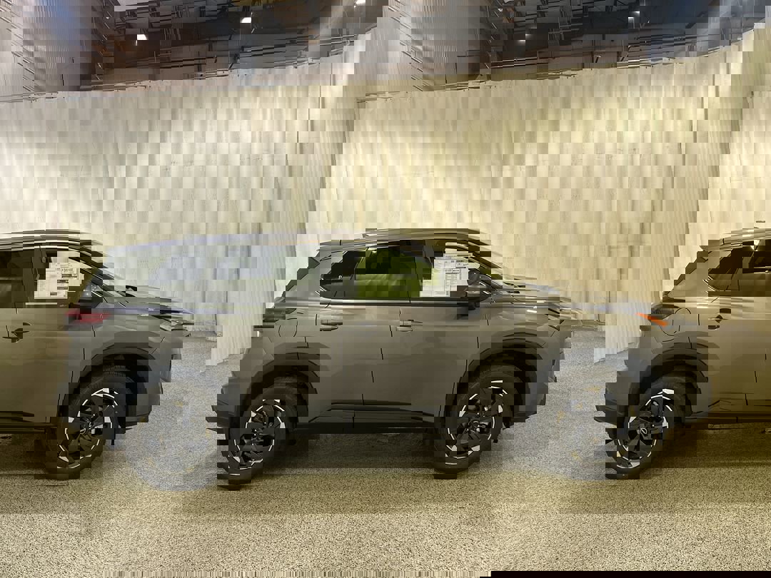 2026 Nissan Rogue SV photo 4