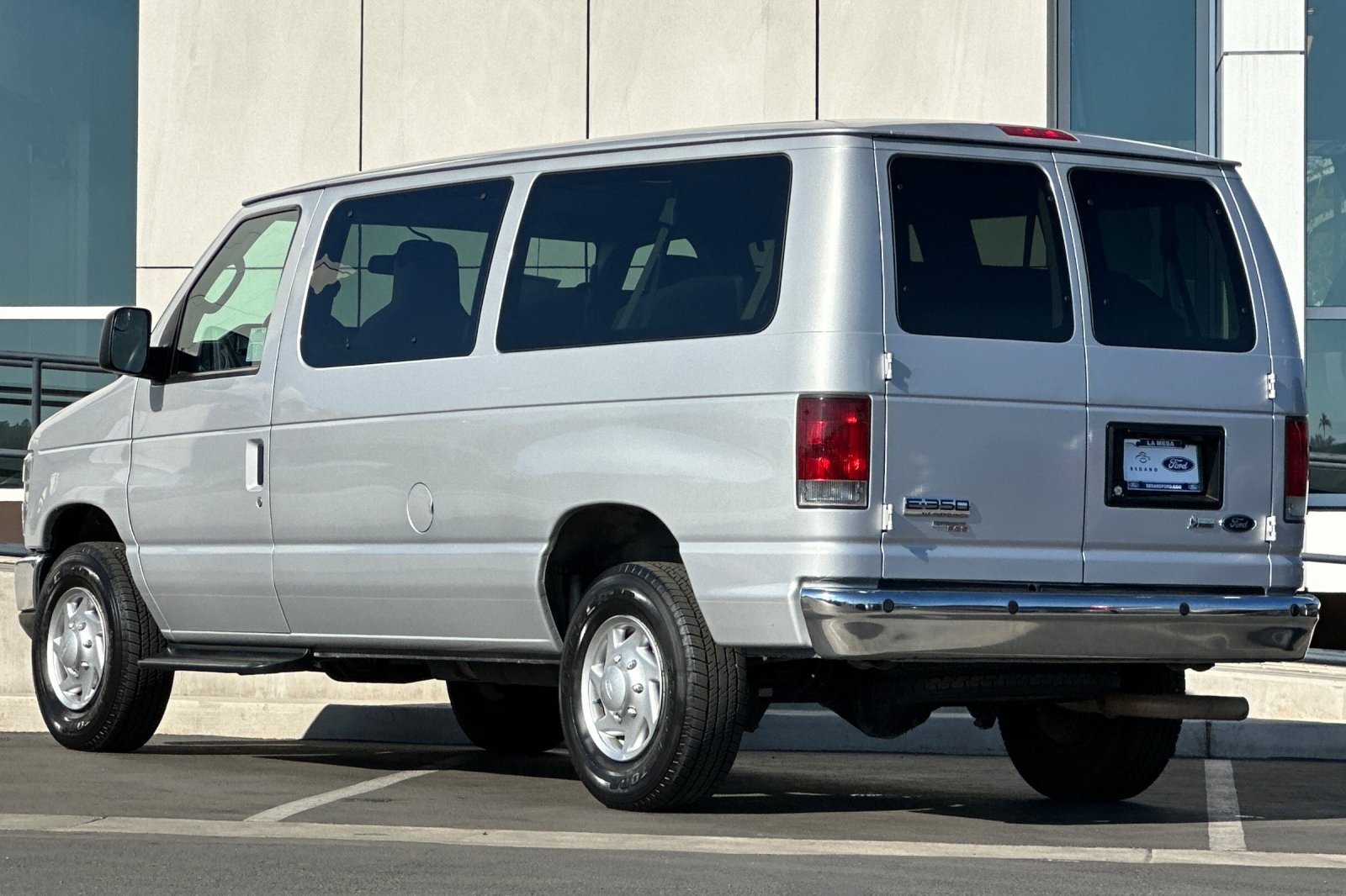 2013 Ford E-350 photo 4