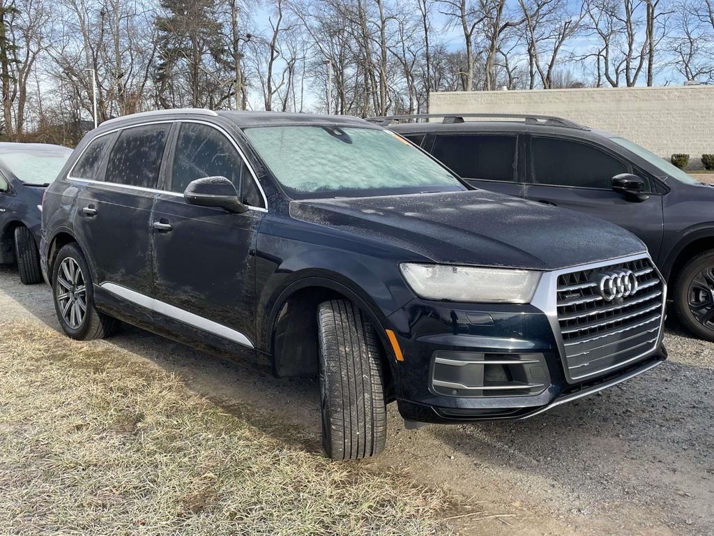 2017 Audi Q7 Premium Plus's photo