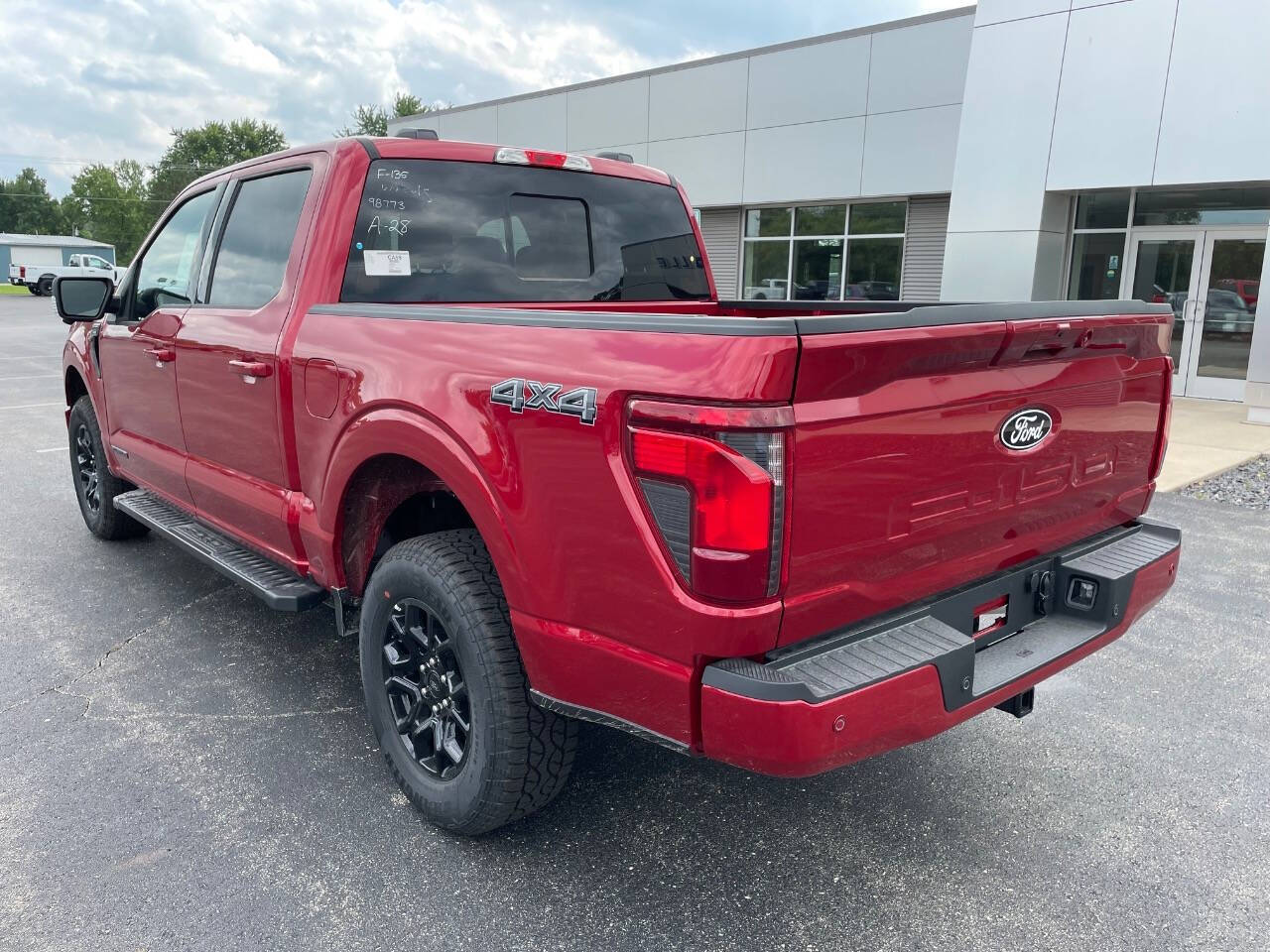 2025 Ford F-150 XLT photo 6