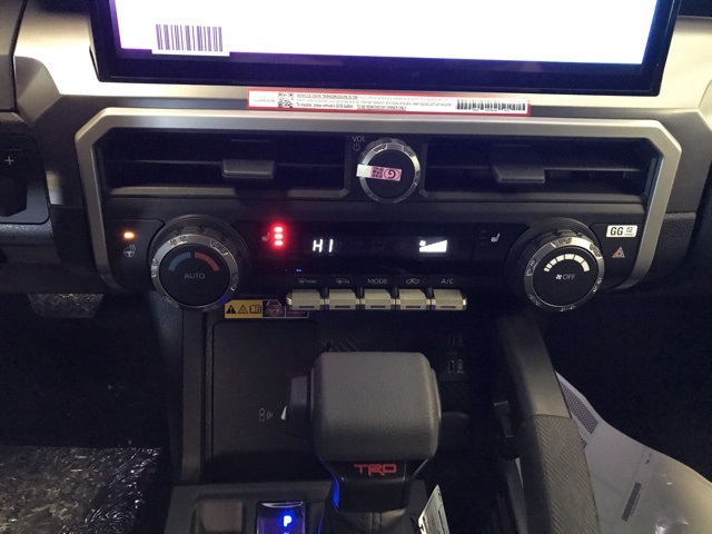 2025 Toyota Tacoma TRD Off-Road Double Cab photo 14