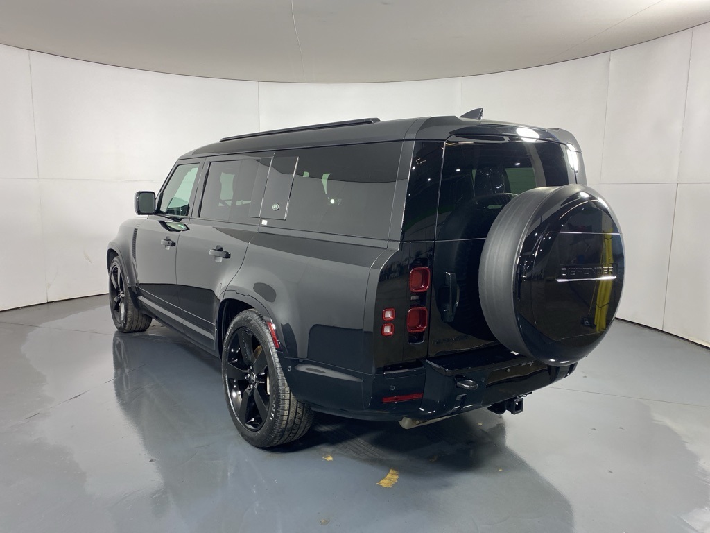 2024 Land Rover Defender 130 X-Dynamic SE photo 7