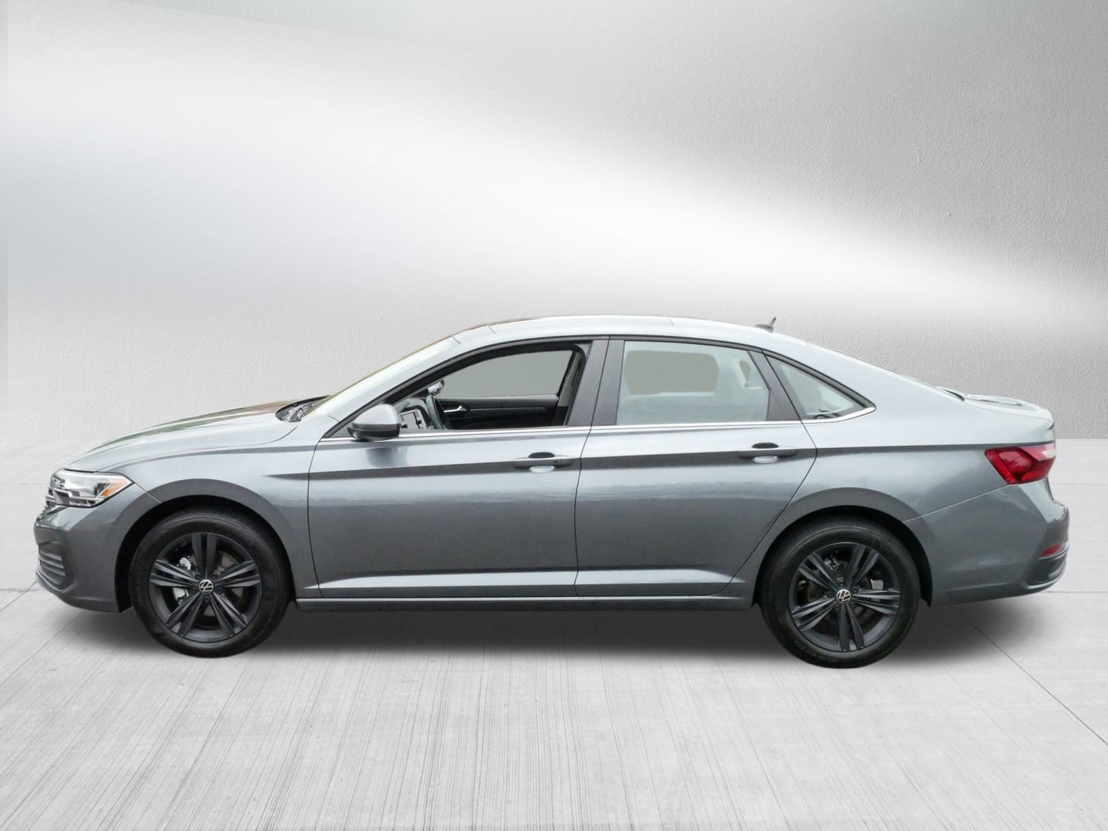 2024 Volkswagen Jetta SE photo 4