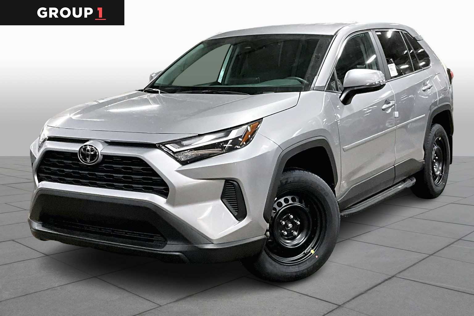 2025 Toyota RAV4 LE's photo
