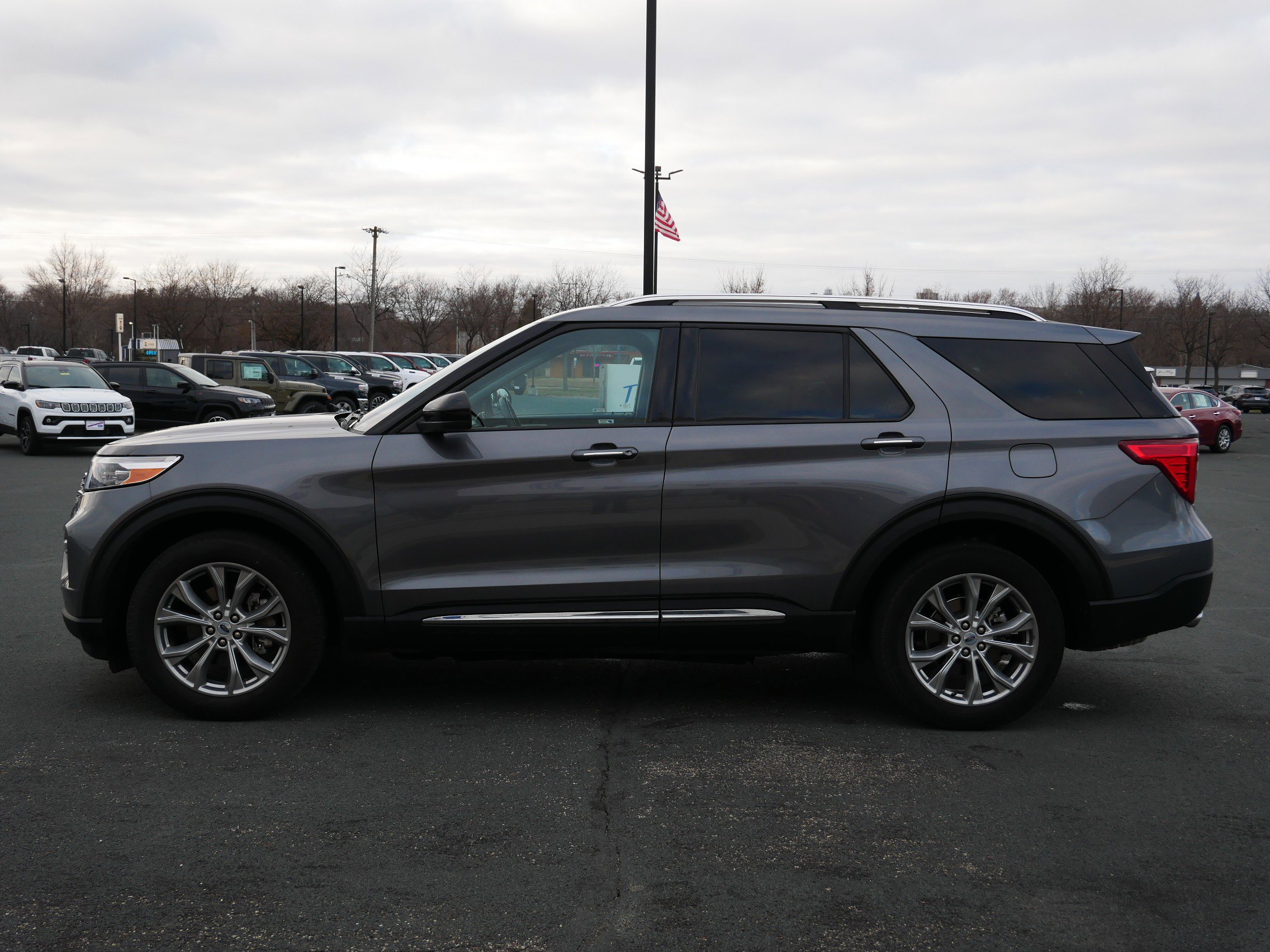 2023 Ford Explorer Limited photo 4