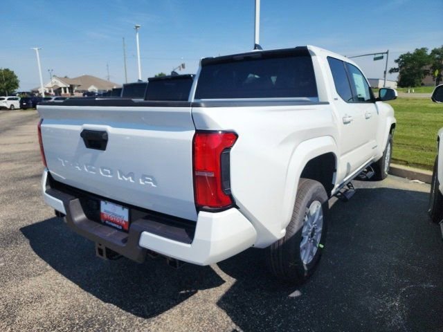 2025 Toyota Tacoma SR5 photo 6