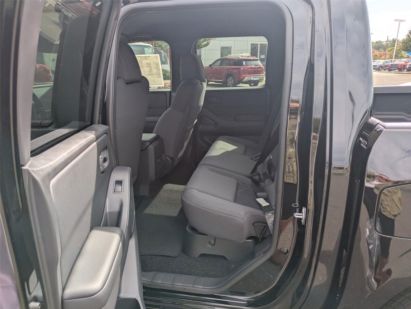 2026 Nissan Frontier SV photo 13