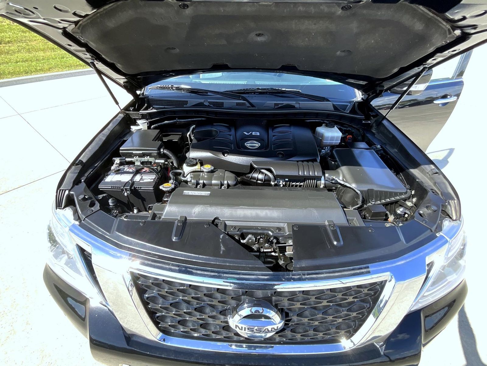 2019 Nissan Armada SV photo 23