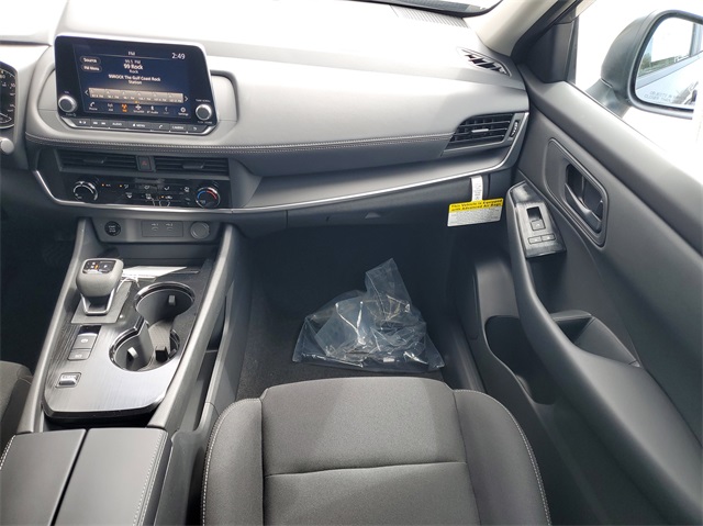 2025 Nissan Rogue S photo 16