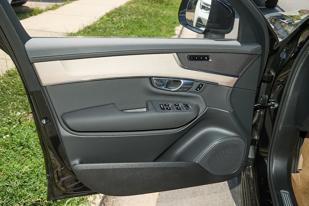 2025 VOLVO XC90 - Image 9