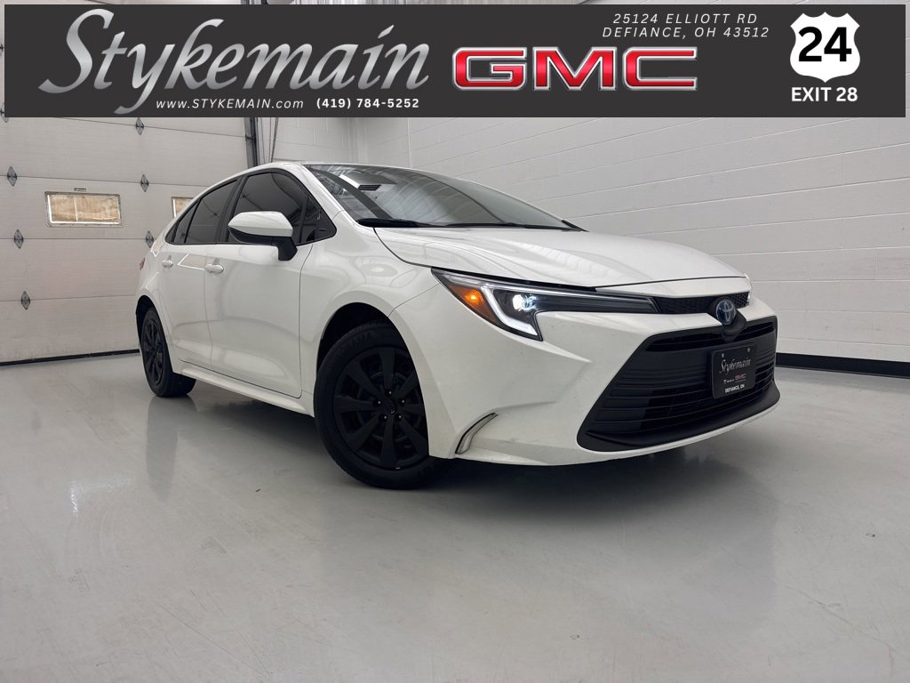 2024 Toyota Corolla LE's photo