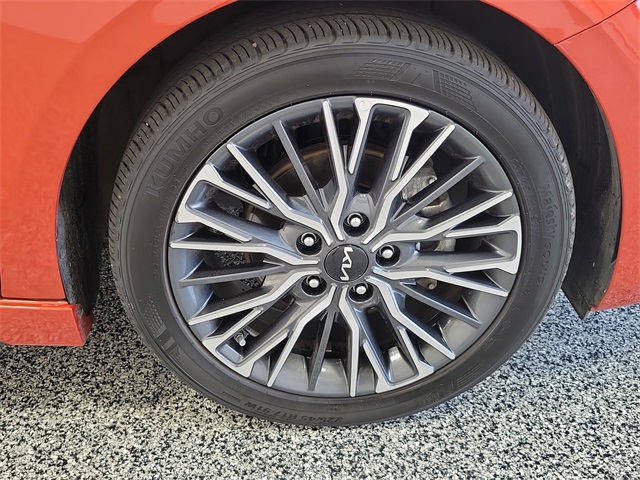 2024 Kia Forte GT-Line photo 6