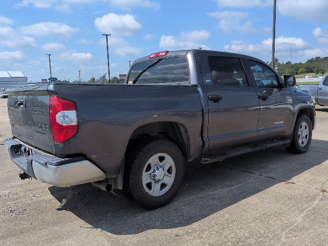 2017 Toyota Tundra SR5 photo 4