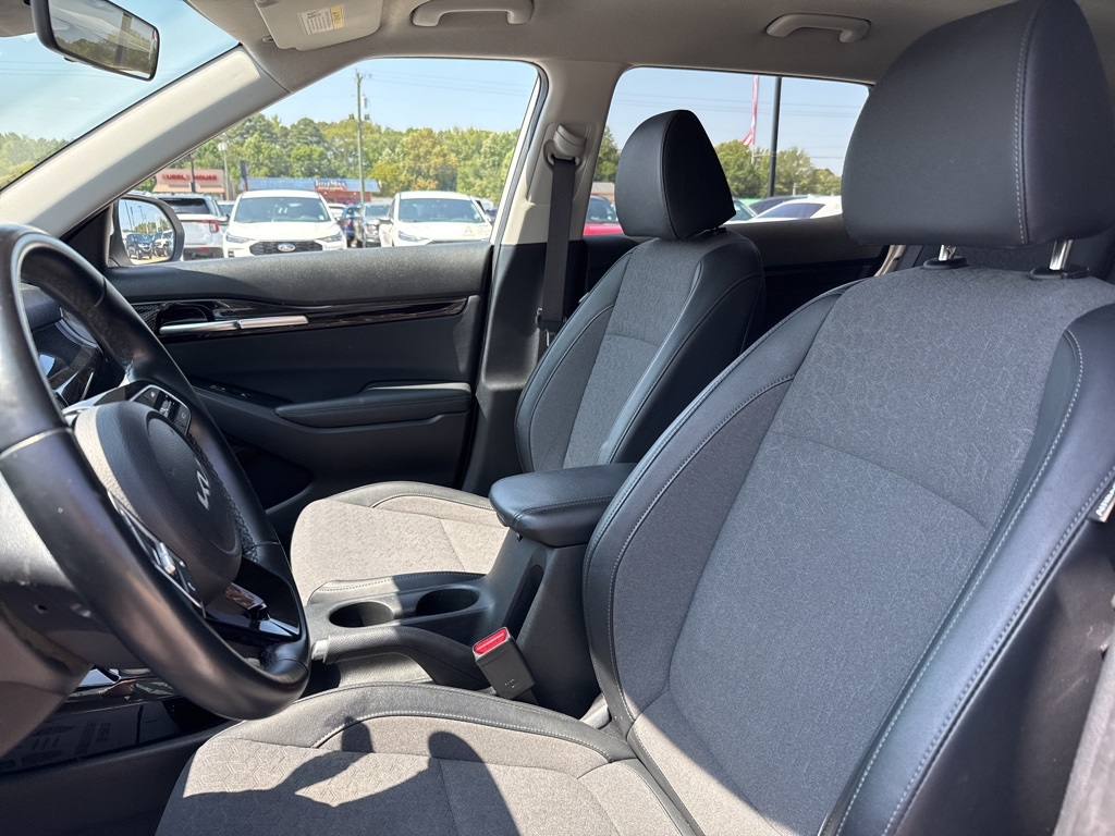 2024 Kia Seltos X-Line photo 12