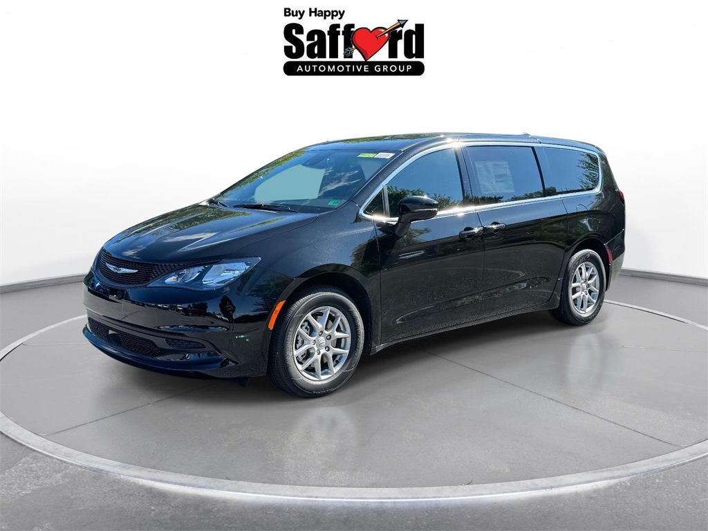 2026 Chrysler Voyager LX's photo