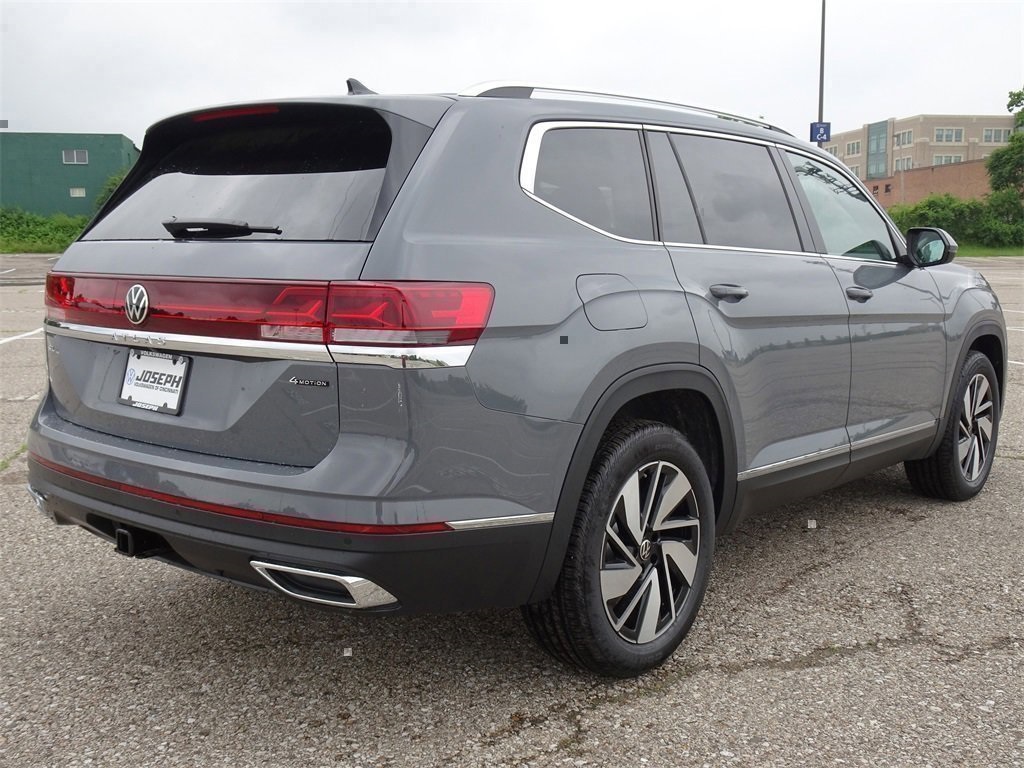 2025 Volkswagen Atlas SEL photo 4