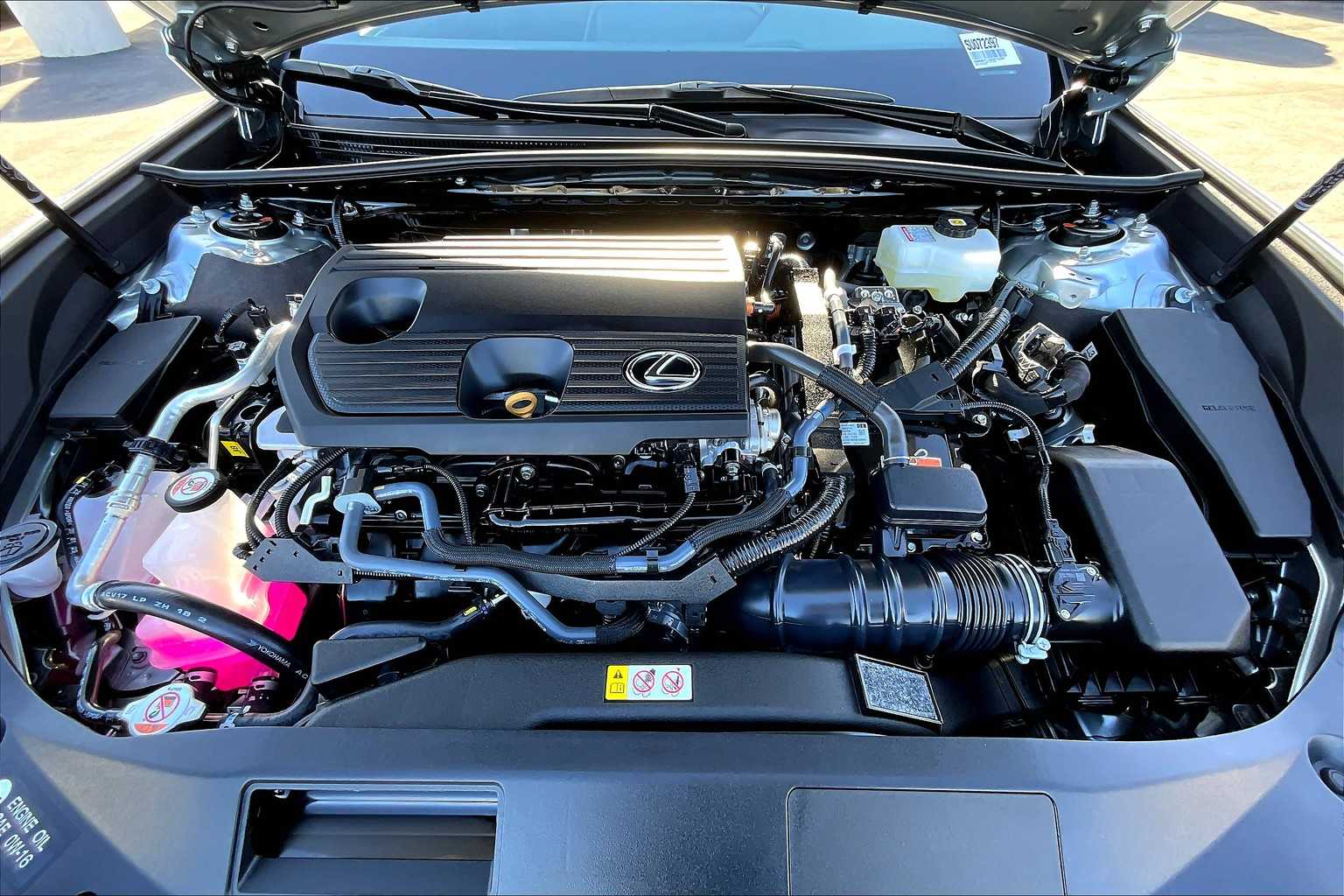 2025 Lexus ES 300h photo 28