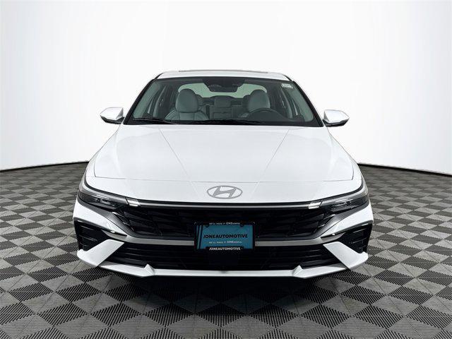 2025 Hyundai Elantra Hybrid Limited photo 3