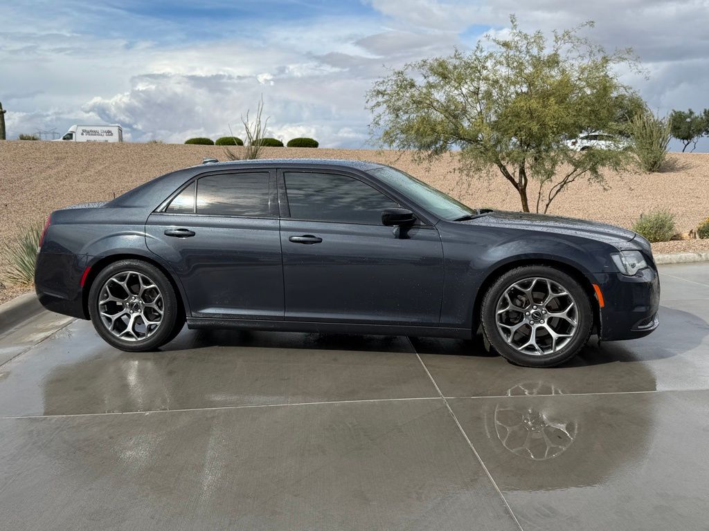 2018 Chrysler 300 Touring Limited photo 2