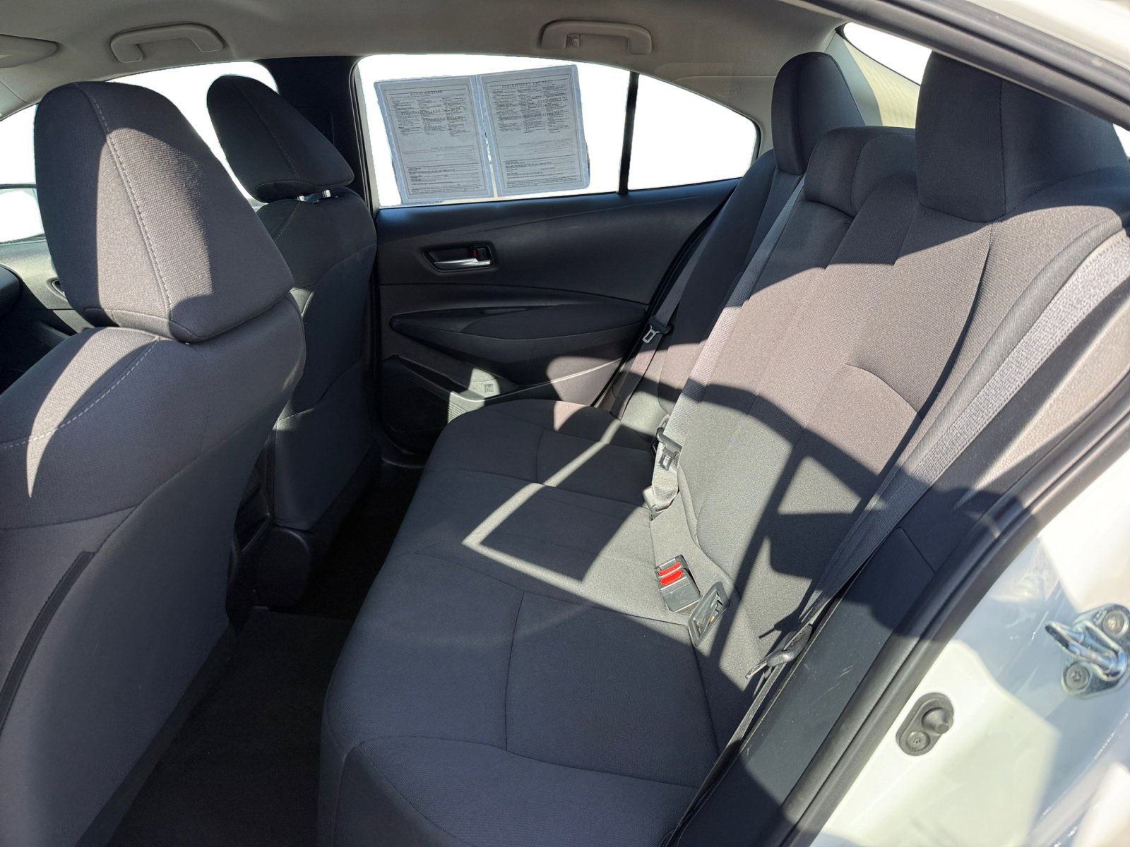 2021 Toyota Corolla LE photo 16
