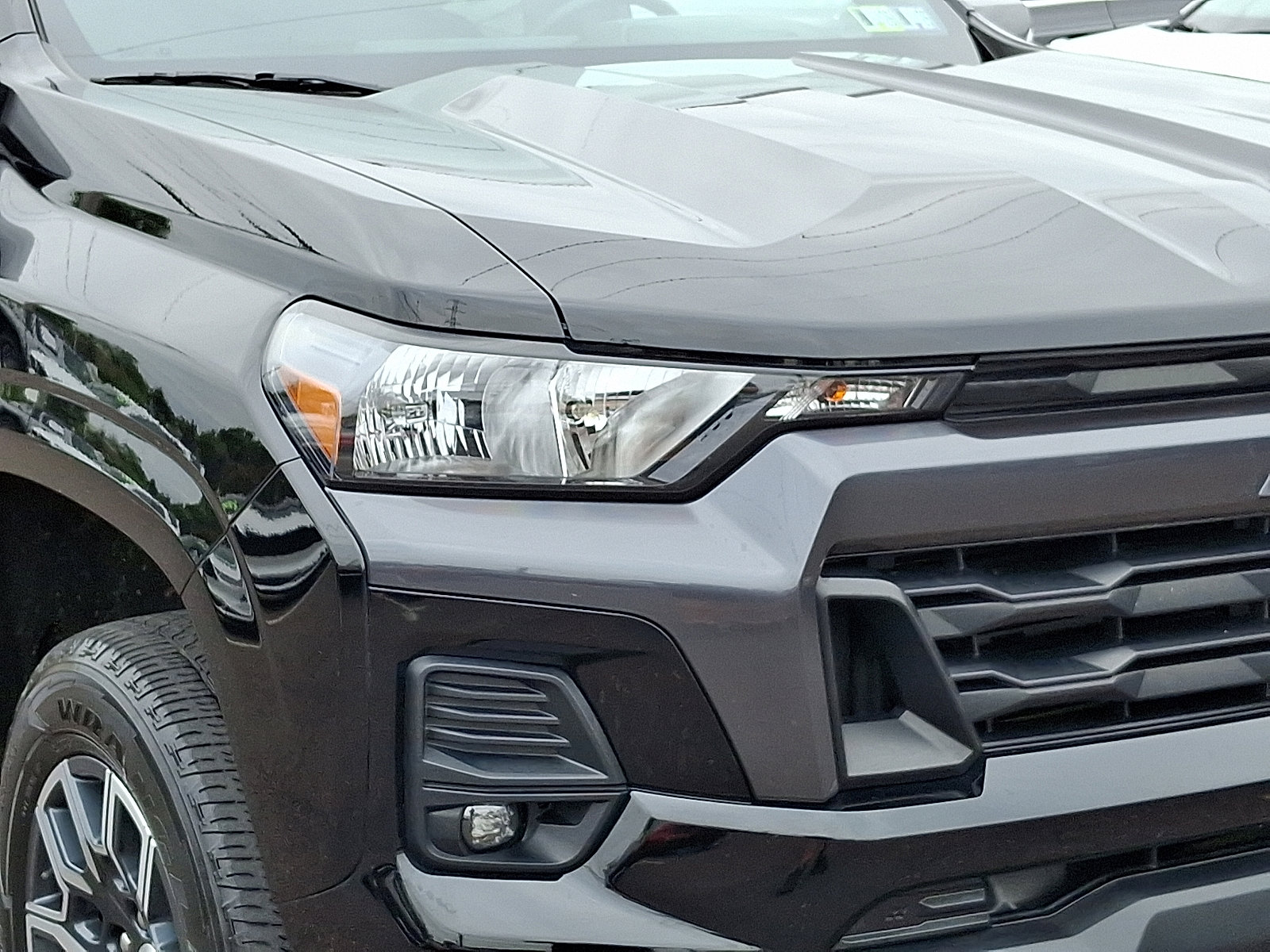 2023 Chevrolet Colorado LT photo 7