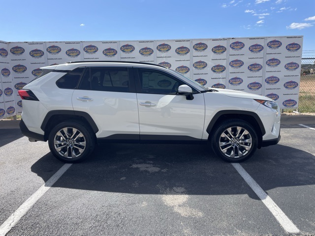2020 Toyota RAV4 Limited's photo