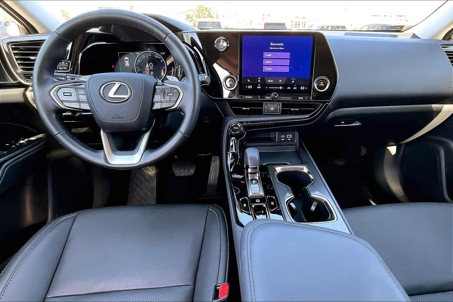 2025 Lexus NX 250 photo 14
