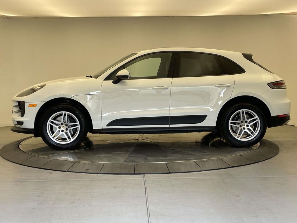 2020 Porsche Macan Base photo 2
