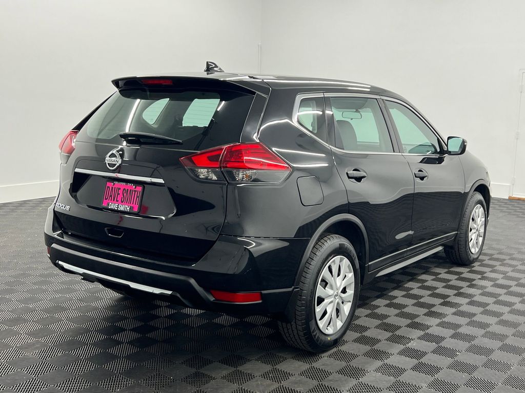 2017 Nissan Rogue S photo 8