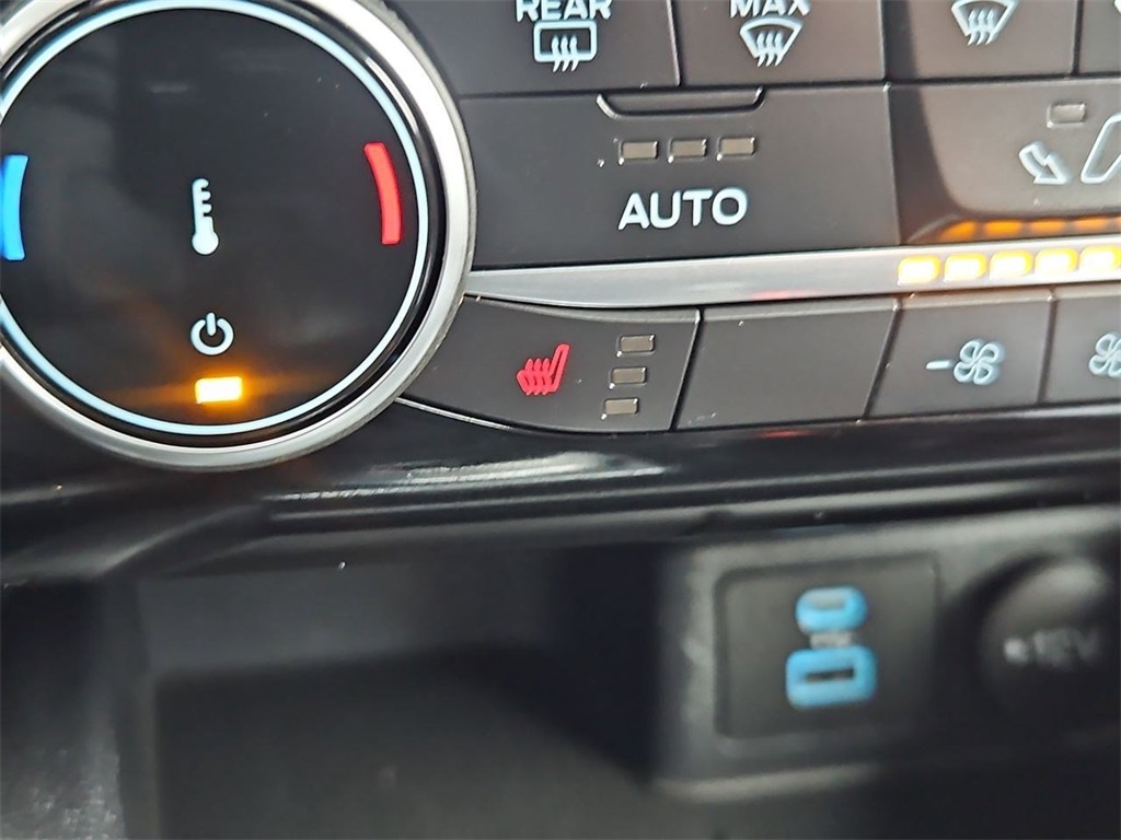 2022 Ford Escape Hybrid Titanium photo 18
