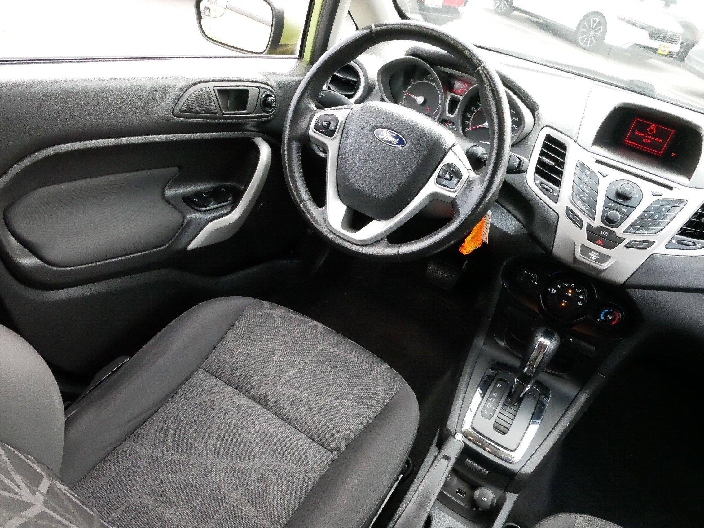 2013 Ford Fiesta SE photo 8
