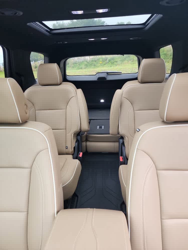 2023 Chevrolet Traverse Premier photo 8