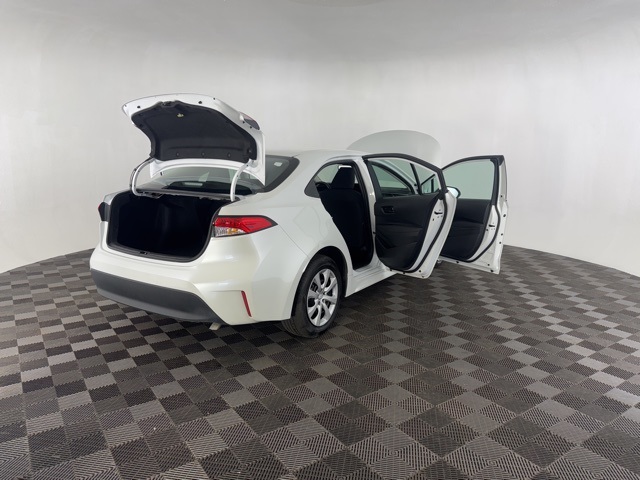 2025 Toyota Corolla LE photo 7